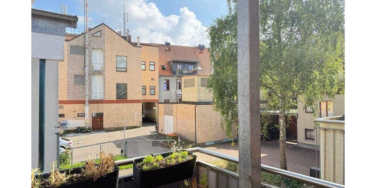 Mitten in der Stadt, fern vom Trubel: 2-Zimmer-Hofwohnung mit Balkon 2 zimmer