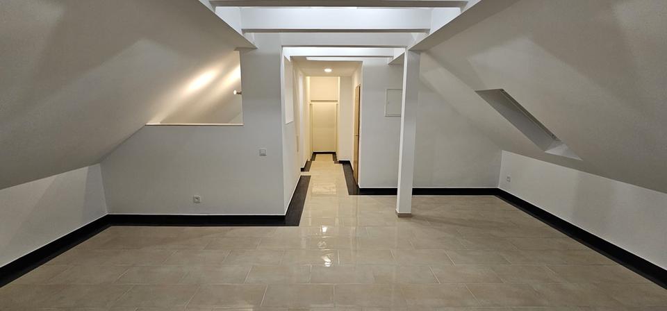 Dachgeschoßwohnung Pommelsbrunn - 3 Zimmer, 90 m&sup2;, 850&euro; | Angebot:24980464