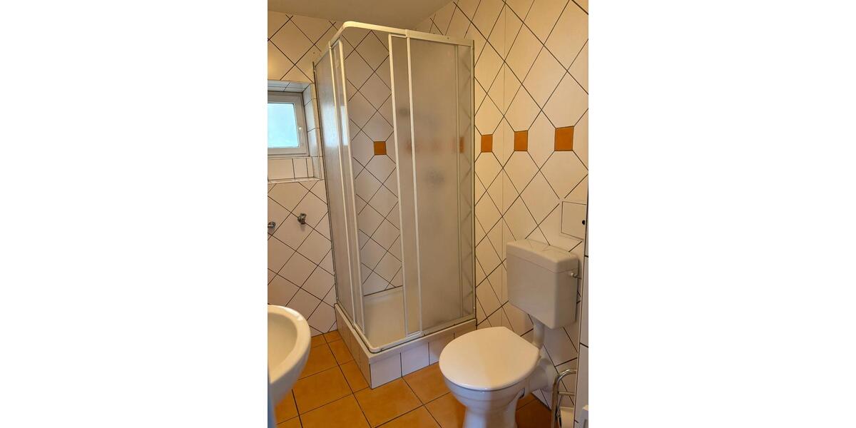 Etagenwohnung Eisenberg - 1 Zimmer, 30 m&sup2;, 250&euro; | Angebot:25999086