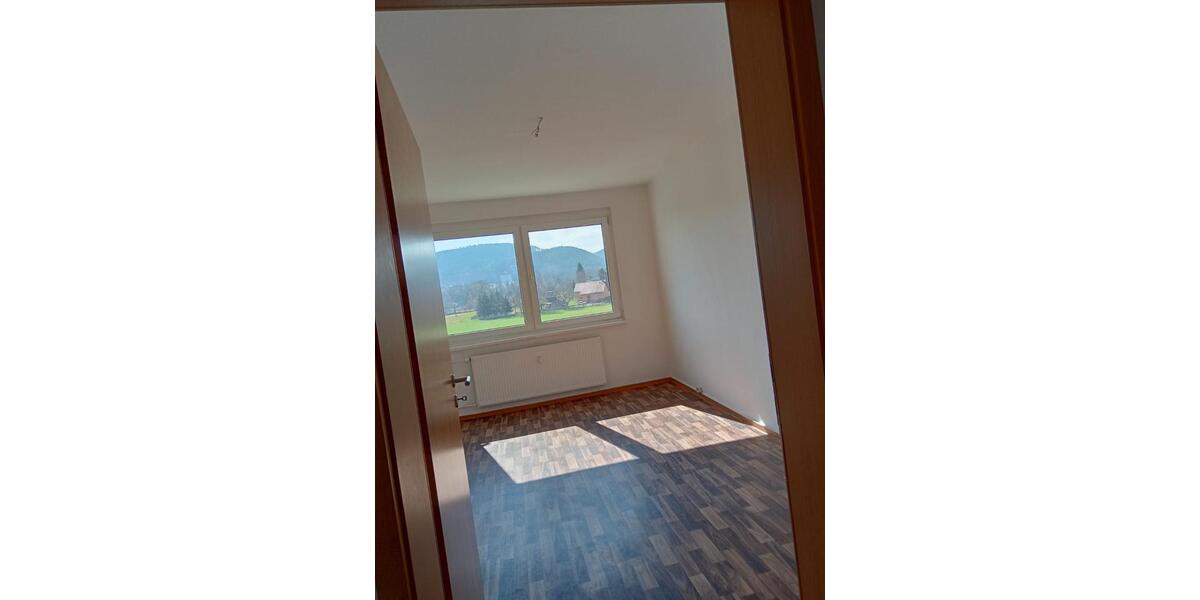 Etagenwohnung Saalfeld (Saale) - 3 Zimmer, 61 m&sup2;, 366&euro; | Angebot:25992445