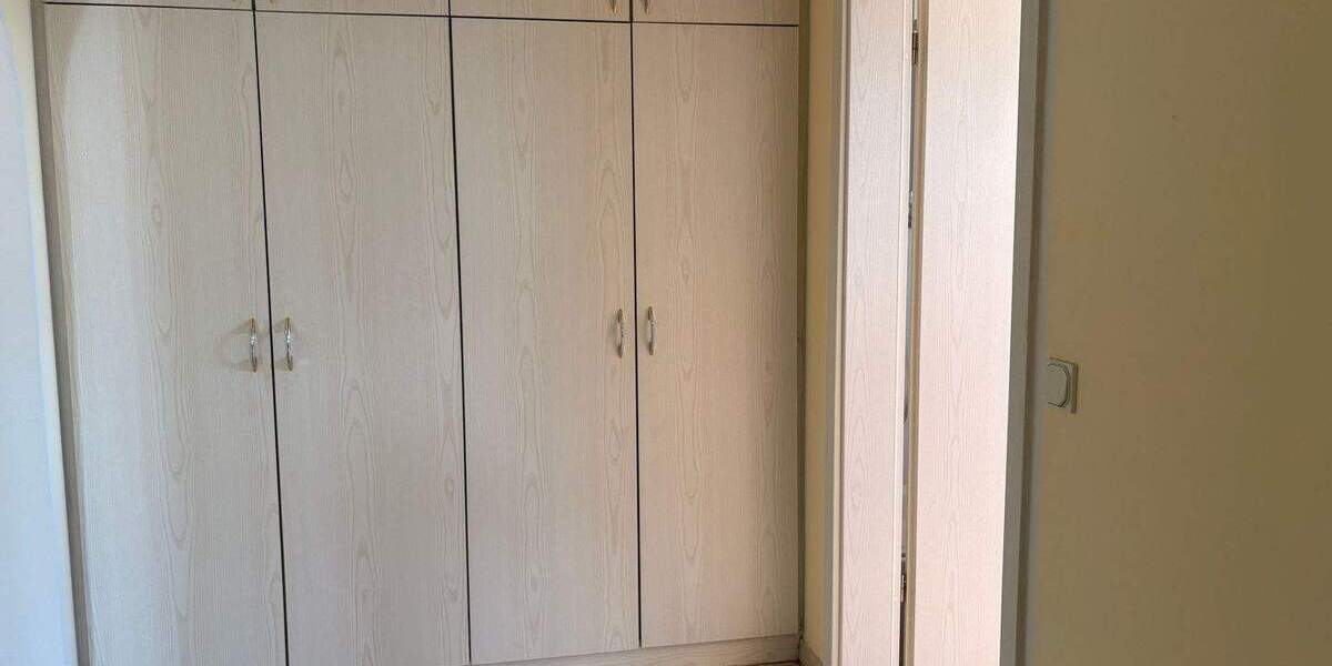 Etagenwohnung Nürnberg Gaismannshof - 4 Zimmer, 145 m&sup2;, 2.000&euro; | Angebot:25999687