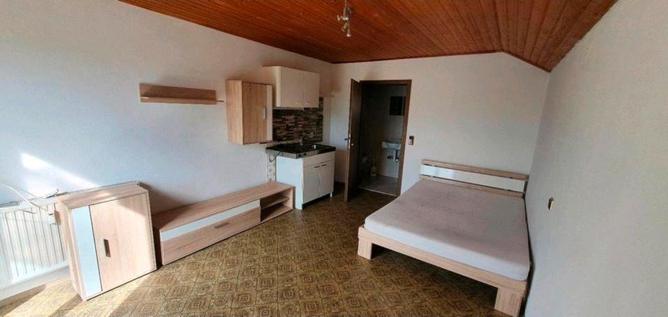 Dachgeschoßwohnung Schernfeld Birkhof - 1 Zimmer, 18 m&sup2;, 300&euro; | Angebot:24748398