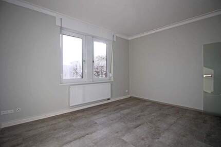 Komplett sanierte moderne Stadtwohnung im Altbauflair 3 zimmer