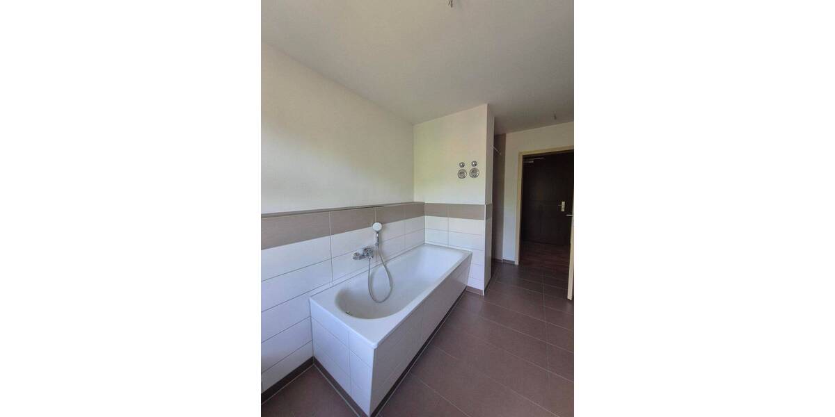 Etagenwohnung Löbau - 3 Zimmer, 65 m&sup2;, 260&euro; | Angebot:26672640