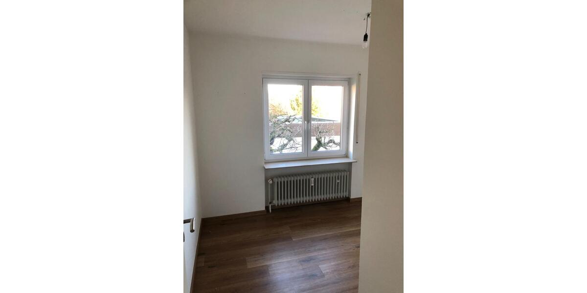 Etagenwohnung Dielheim - 4 Zimmer, 120 m&sup2;, 1.200&euro; | Angebot:25477831