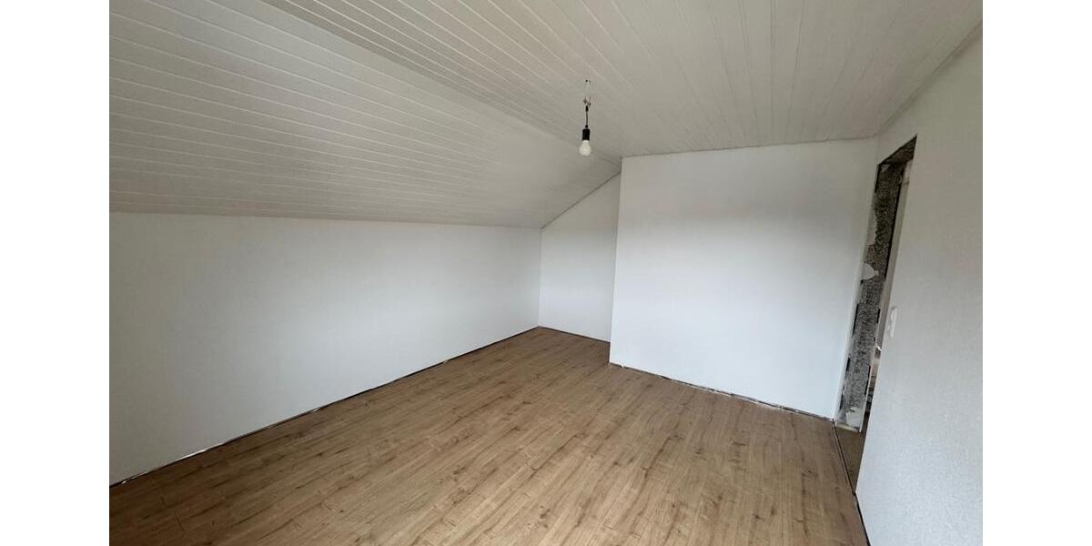 Dachgeschoßwohnung Horb am Neckar - 3.5 Zimmer, 80 m&sup2;, 950&euro; | Angebot:25649577