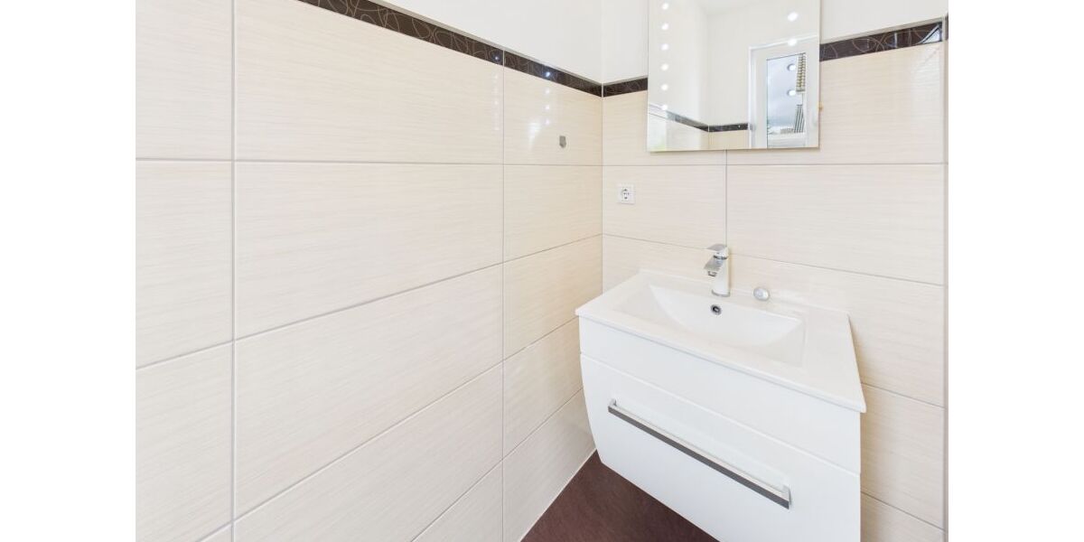 Außergewöhnliches Haus Wohnung über 2 Etagen in ruhiger Lage von Metjendorf-Oldenburg, KFW 70-ModernCarportGarten Wohnen am Rande von Oldenburg - Doppelhaushälfte Wiefelstede / Metjendorf Metjendorf | Angebot:26646278