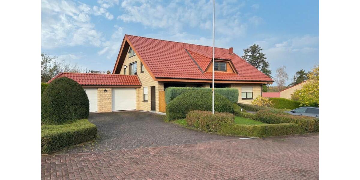 Dachgeschoßwohnung Bad Driburg - 4 Zimmer, 127 m&sup2;, 900&euro; | Angebot:25900234