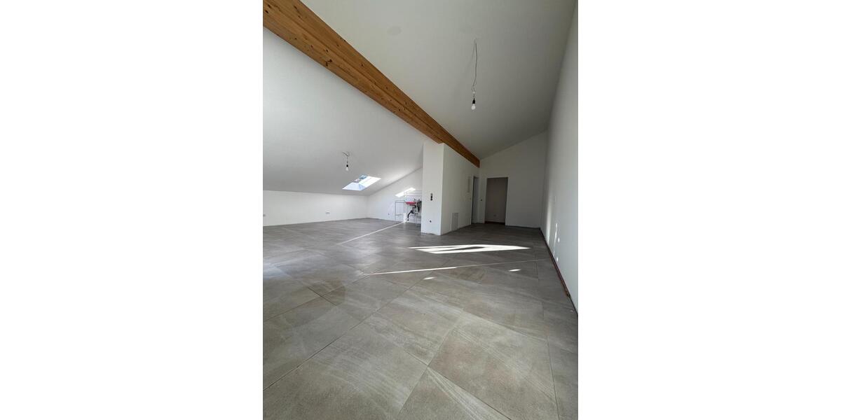 3-Zimmer-Dachgeschosswohnung mit großem Balkon (Neubau) 3 zimmer