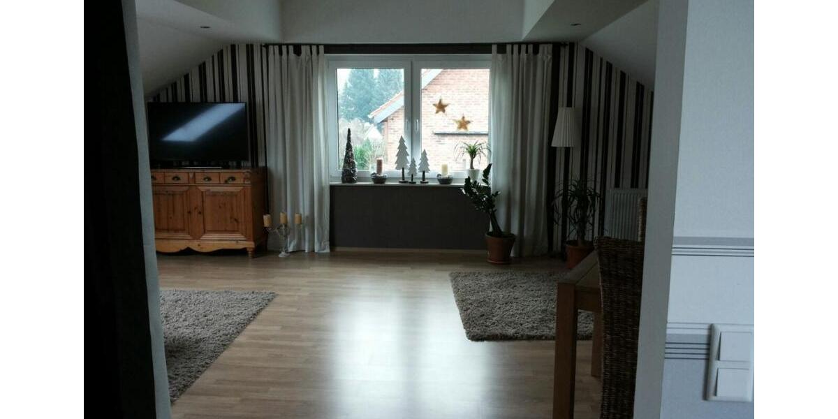 Dachgeschoßwohnung Lügde - 3 Zimmer, 75 m&sup2;, 480&euro; | Angebot:25239018