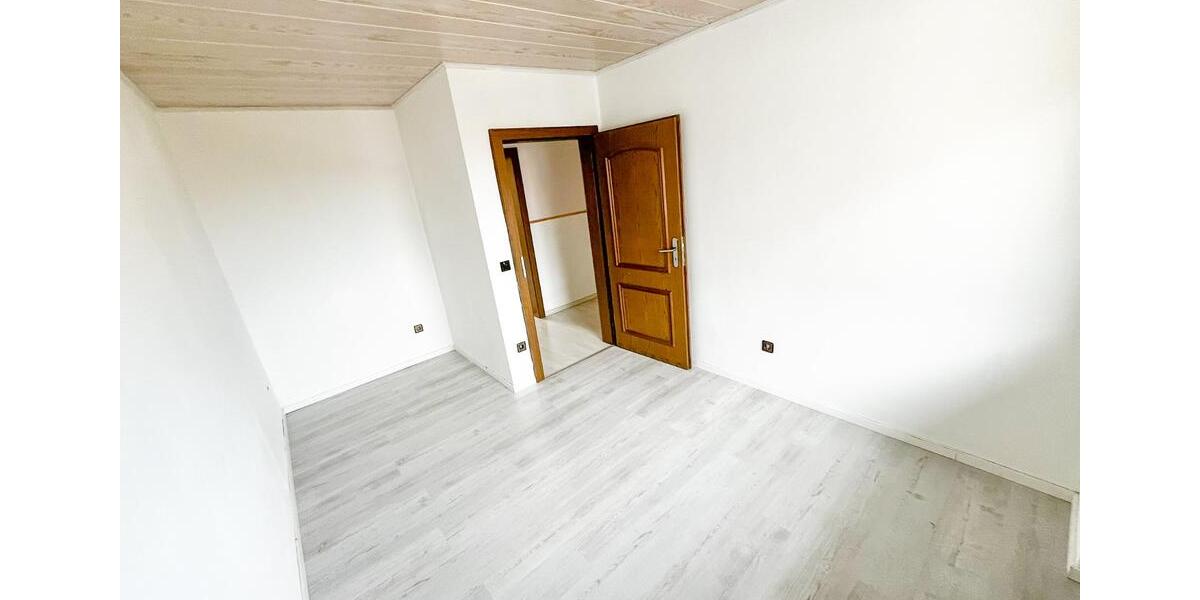 Etagenwohnung Pyrbaum - 5 Zimmer, 123 m&sup2;, 990&euro; | Angebot:25859935