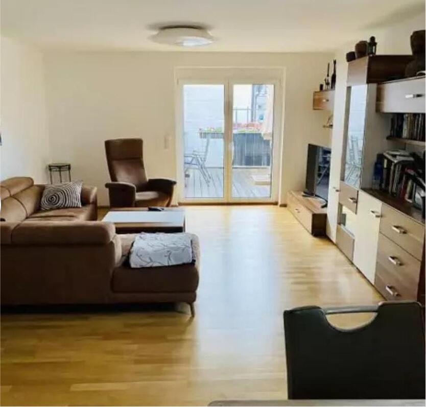 Wohnung 95qm neuwertig Zentrum 91413 Neustadt A, Garage, Terrasse