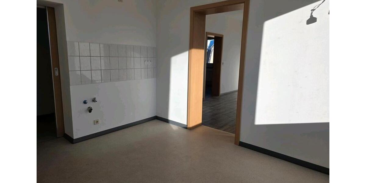 Schöne helle 5- Raumwohnung in Oelsnitz zu vermieten 5 zimmer