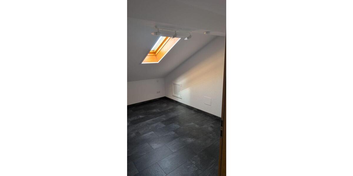 Dachgeschoßwohnung Kirchberg im Wald - 2 Zimmer, 55 m&sup2;, 350&euro; | Angebot:26705069