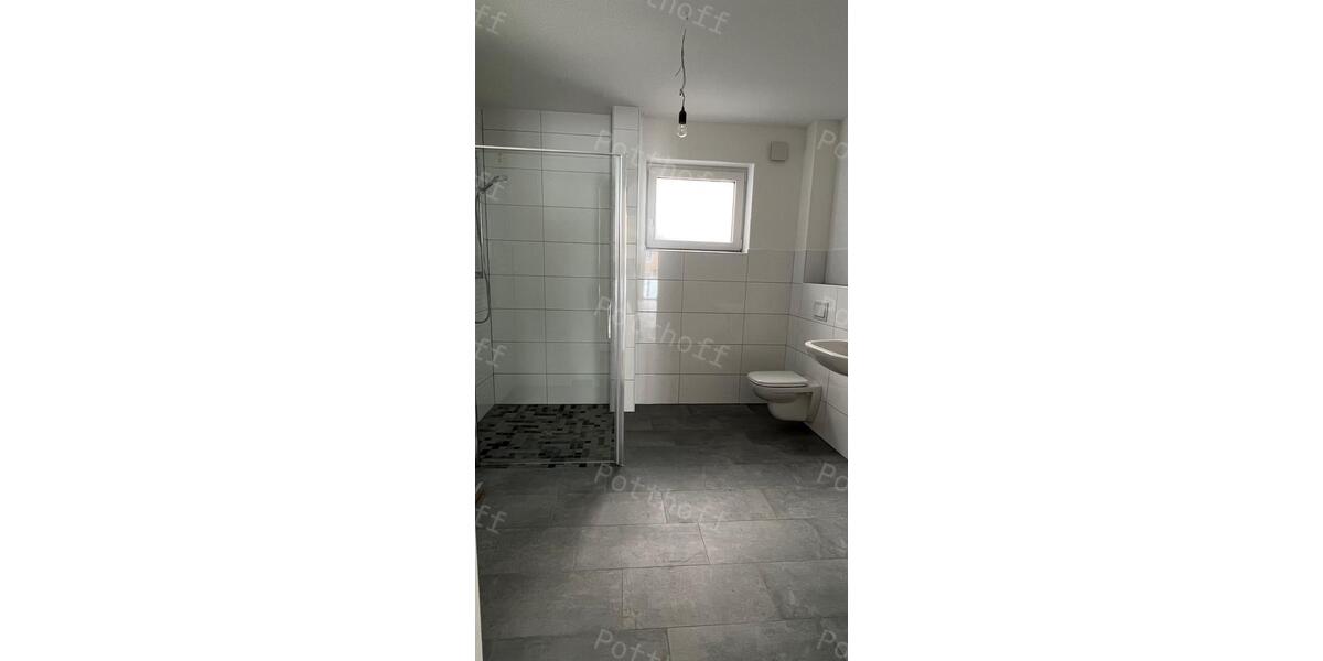 Dachgeschoßwohnung Menden (Sauerland) - 3 Zimmer, 95 m&sup2;, 950&euro; | Angebot:26057272