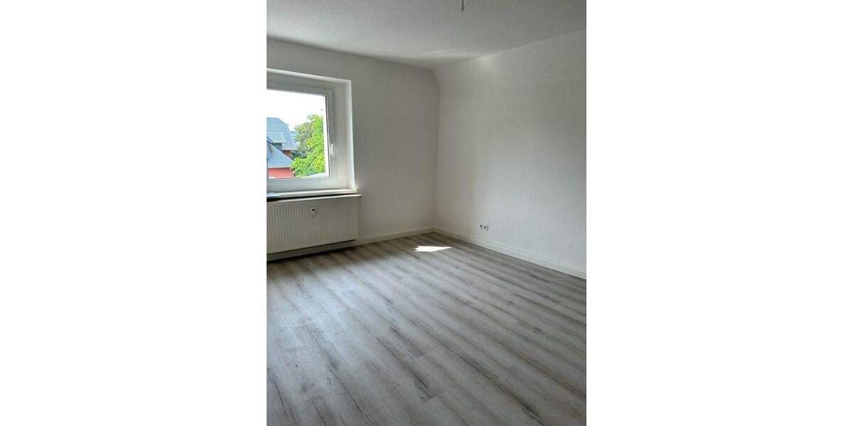 Etagenwohnung Freital - 3 Zimmer, 71 m&sup2;, 540&euro; | Angebot:25776482