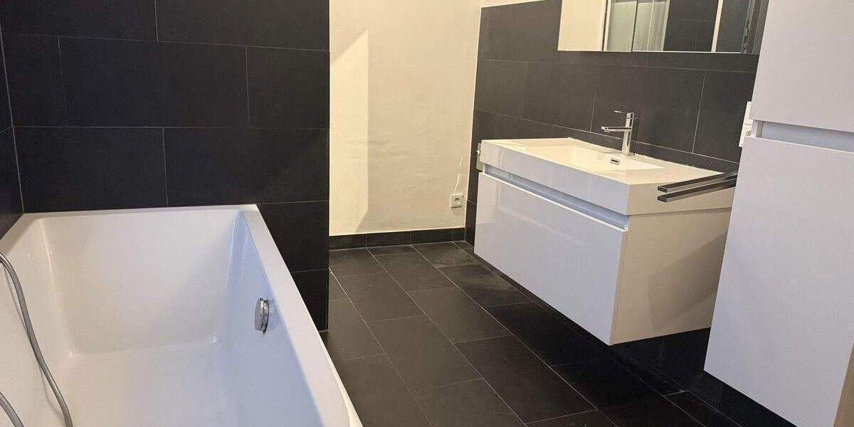 Mehrfamilienhaus, Wohnhaus Frankfurt Höchst - 4 Zimmer, 120 m&sup2;, 2.150&euro; | Angebot:24670171