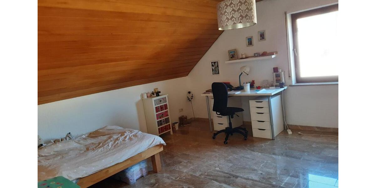 Etagenwohnung Leinach - 3 Zimmer, 112 m&sup2;, 1.000&euro; | Angebot:23965216