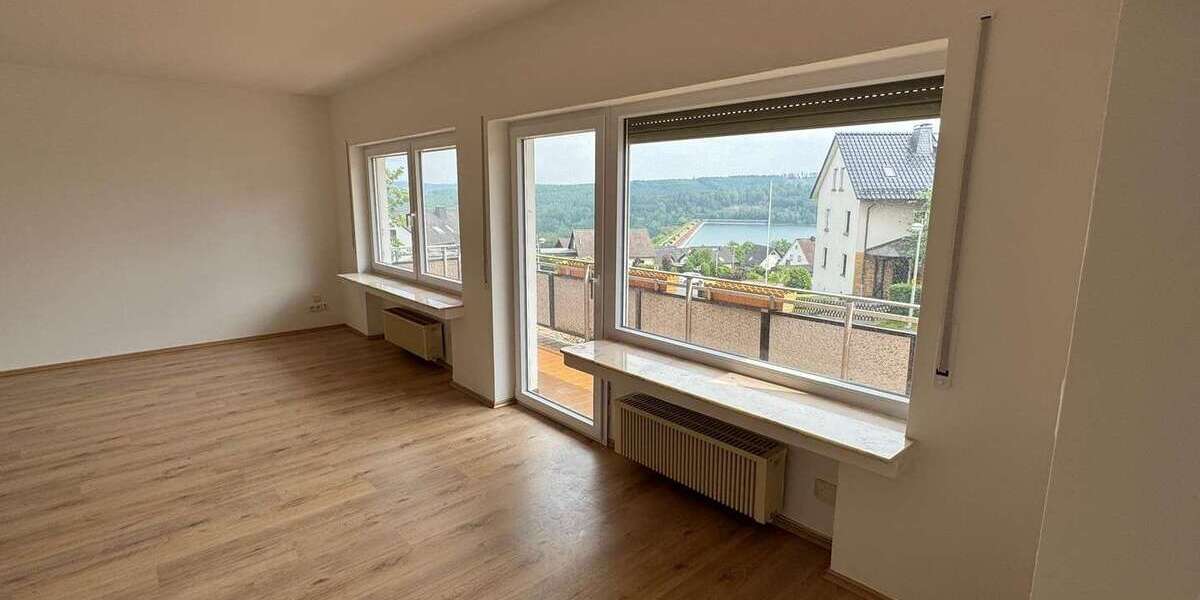 Etagenwohnung Langscheid Langscheid - 3 Zimmer, 114 m&sup2;, 1.080&euro; | Angebot:26836978