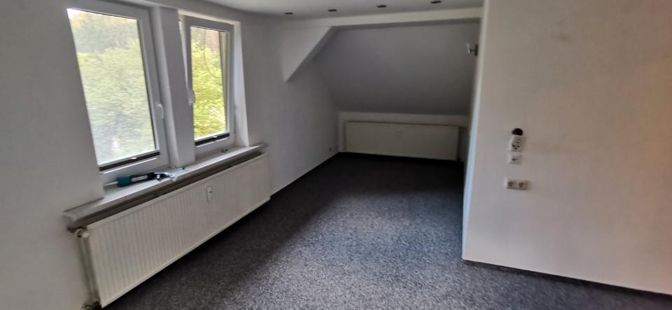 Dachgeschoßwohnung Schwarzatal - 3 Zimmer, 80 m&sup2;, 400&euro; | Angebot:26221782