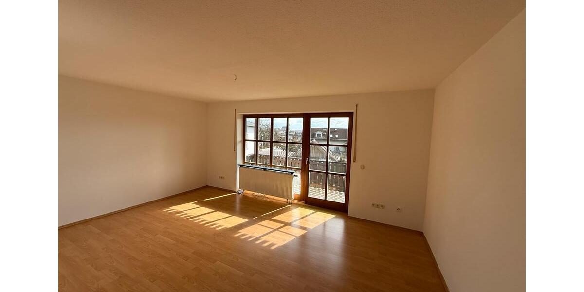 Etagenwohnung Hengersberg - 3 Zimmer, 72 m&sup2;, 650&euro; | Angebot:25550464