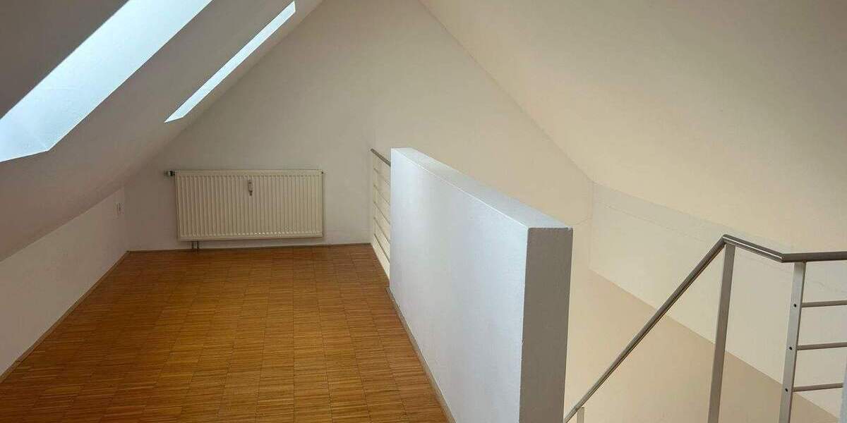 Etagenwohnung Weißenfels - 3 Zimmer, 109 m&sup2;, 800&euro; | Angebot:25770425