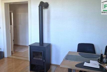 Kaminofen, großzügiger Grundriß, helle 3-Zimmerwohnung in Schwarzenberg