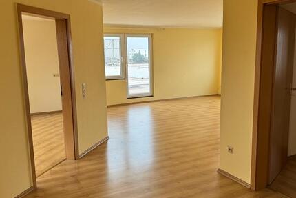 Wohnung Schwandorf - 2 Zimmer, 82 m&sup2;, 849&euro; | Angebot:26620652