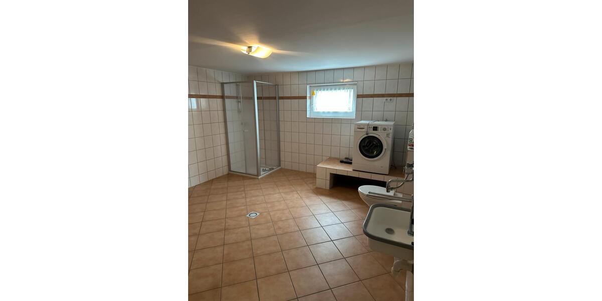 Etagenwohnung Winzer - 6 Zimmer, 176 m&sup2;, 1.350&euro; | Angebot:24280302