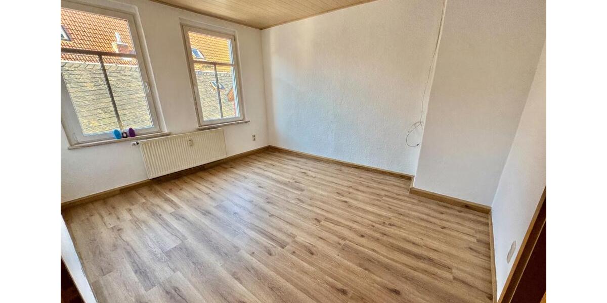 Etagenwohnung Neustadt an der Orla - 2 Zimmer, 54 m&sup2;, 360&euro; | Angebot:26262029