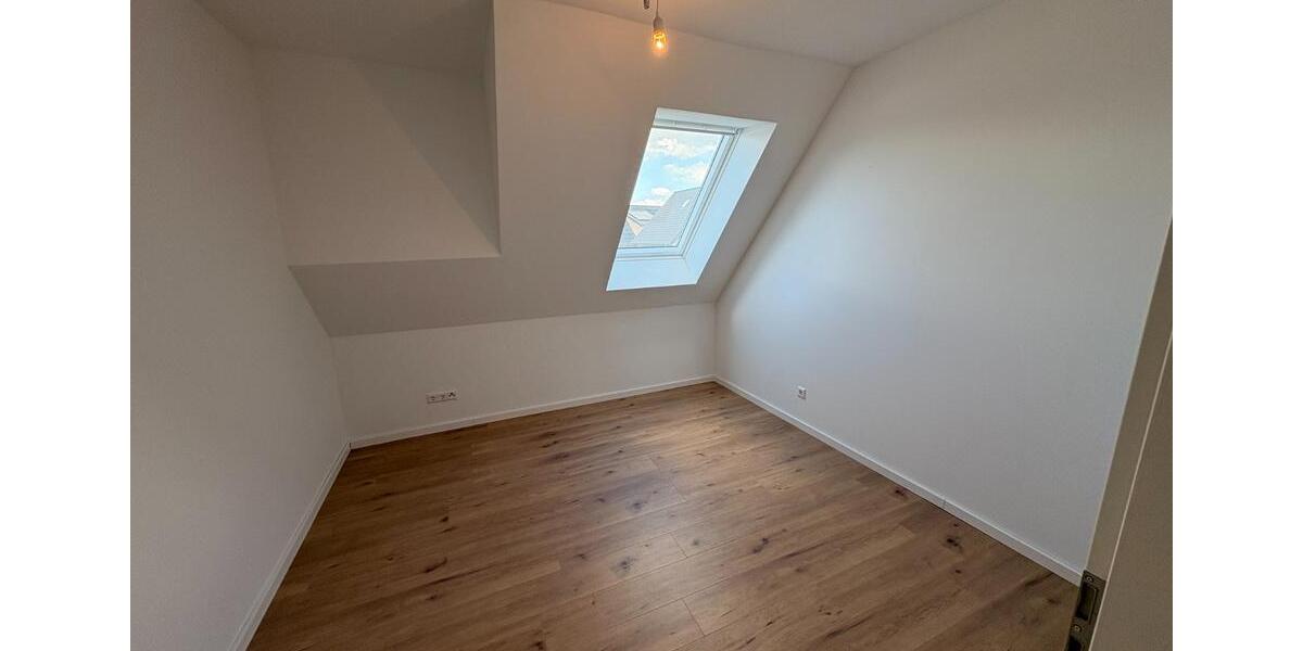 Großzügiges Neubau-Reihenhaus mit 2 Stellplätzen + Garten 5 zimmer