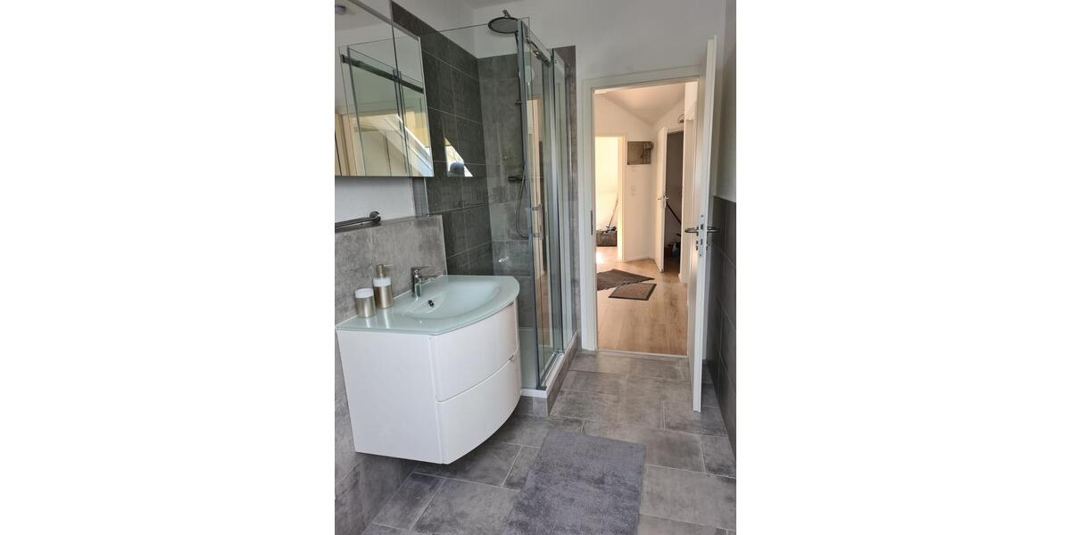 Wohnen auf Zeit Kassel Niederzwehren - 4 Zimmer, 111 m&sup2;, 439&euro; | Angebot:26551251