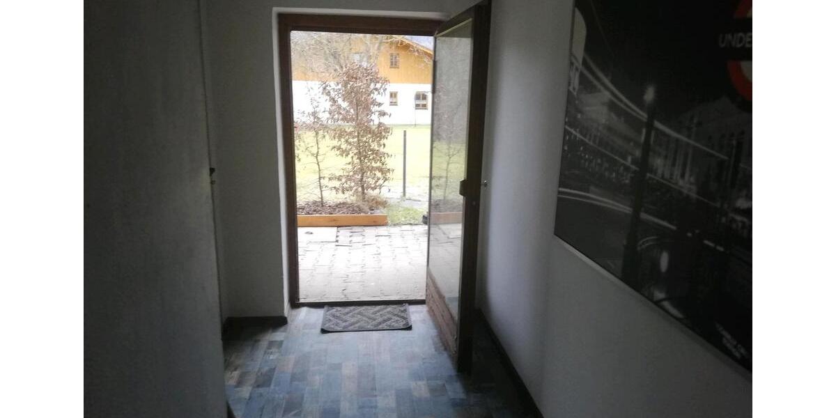 Etagenwohnung Neukirchen bei Heiligen Blut - 1 Zimmer, 35 m&sup2;, 250&euro; | Angebot:26034253