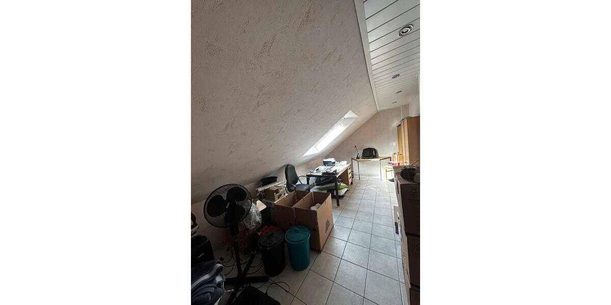 Dachgeschoßwohnung Ötzingen - 3 Zimmer, 87 m&sup2;, 750&euro; | Angebot:25407951