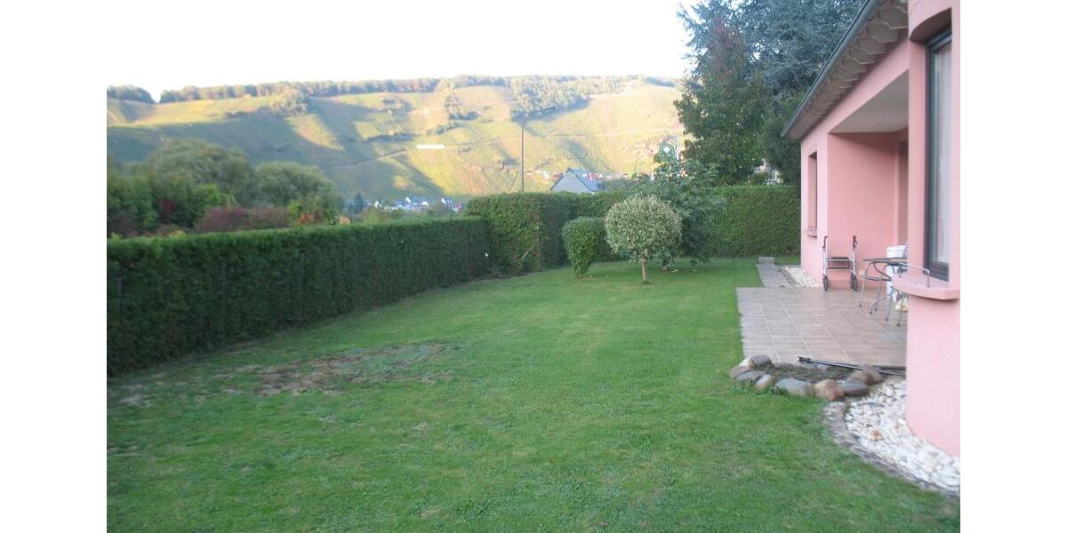 WG-Vermietung: Gepflegte, große Erdgeschoss Wohnung mit eigenem Garten 1 zimmer