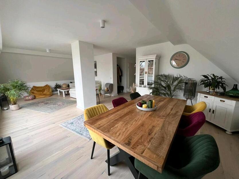 3 Zimmer Wohnung, Diele, Bad, Küche grosse Terasse