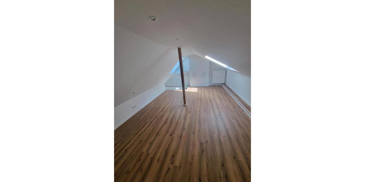 Wunderschöne Dachgeschoss-Wohnung im Grünen ! Wuppertal 3 zimmer