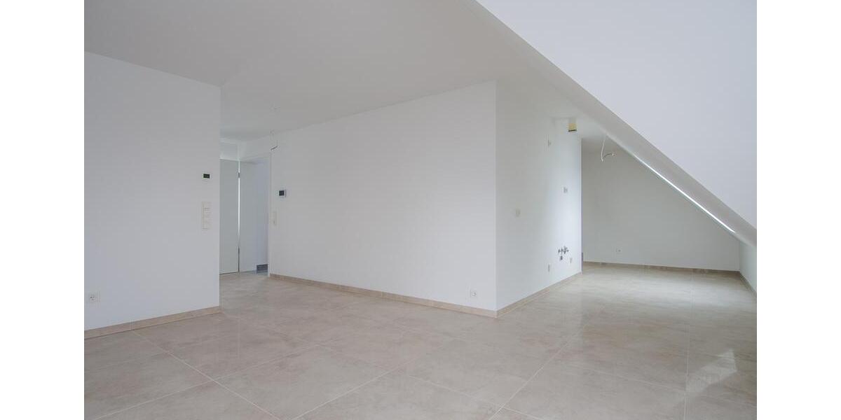 Dachgeschoßwohnung Hiddenhausen - 3 Zimmer, 106 m&sup2;, 1.100&euro; | Angebot:25921778