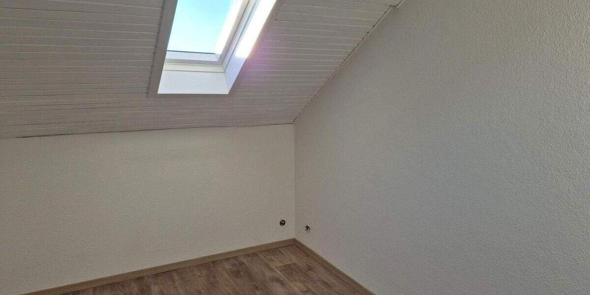 Reihenendhaus Mönchengladbach Windberg - 9 Zimmer, 200 m&sup2;, 2.350&euro; | Angebot:24735774