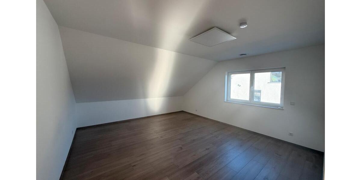 Dachgeschoßwohnung Breuberg - 4 Zimmer, 114 m&sup2;, 1.200&euro; | Angebot:26547089