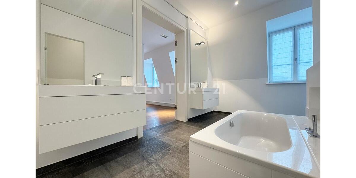 Stilvolle Altbauperle in bester Citylage 5 zimmer