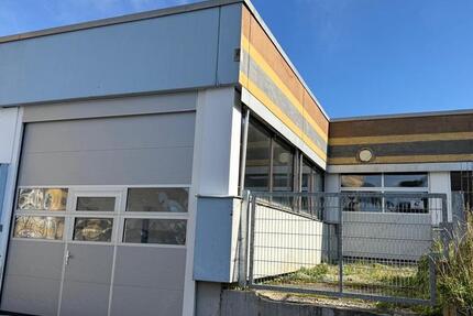 Lagerfläche Halle Gewerbehalle 900 qm Immobilie MIETEN zimmer