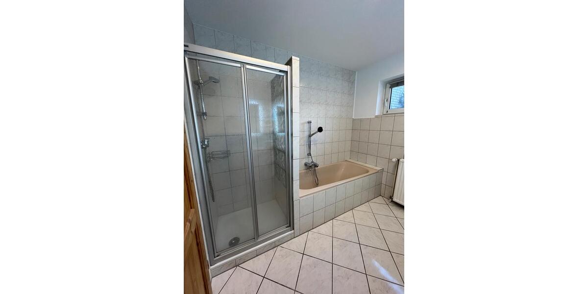 Wohnen auf Zeit Elmshorn - 4 Zimmer, 1 m&sup2;, 350&euro; | Angebot:24841043