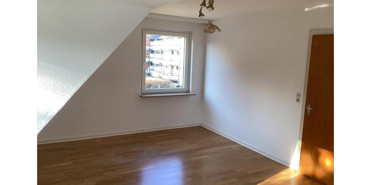 Einfamilienhaus Bad Oldesloe - 6 Zimmer, 150 m&sup2;, 1.500&euro; | Angebot:25856328