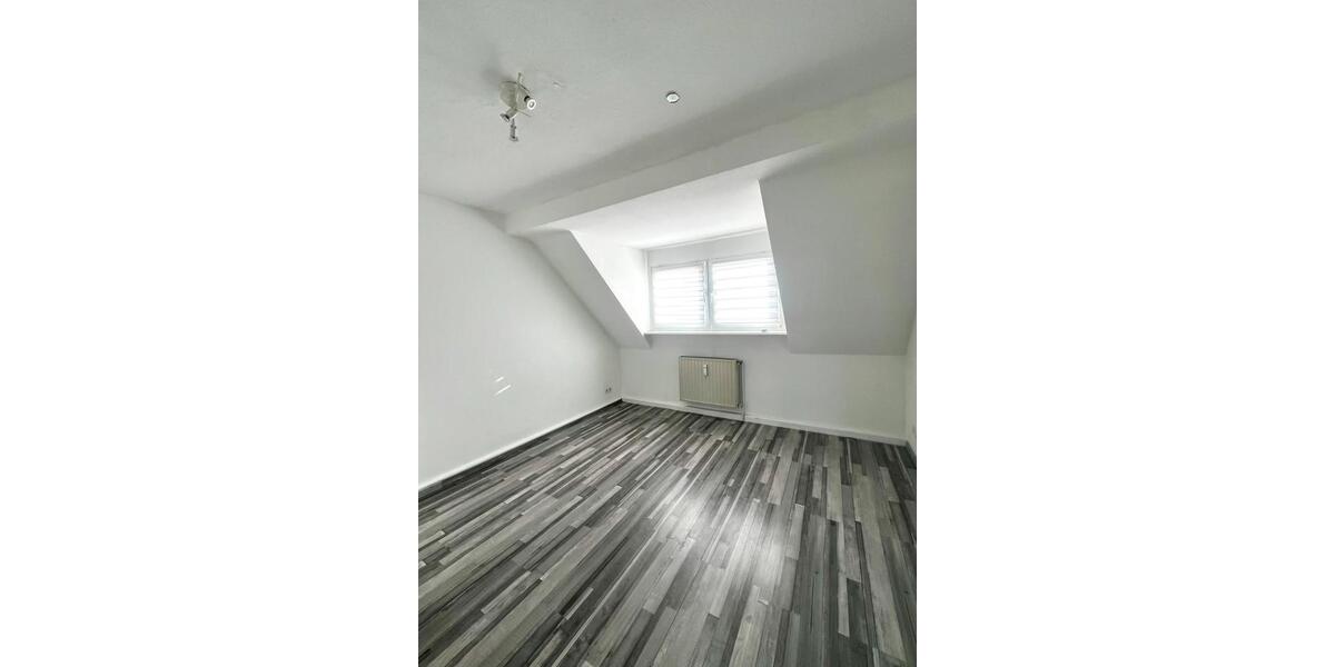 Dachgeschoßwohnung Wuppertal Elberfeld - 2 Zimmer, 32 m&sup2;, 360&euro; | Angebot:25129060