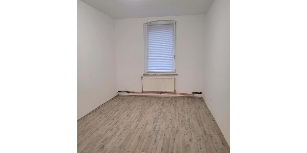 Erdgeschoßwohnung Eschwege - 3 Zimmer, 90 m&sup2;, 880&euro; | Angebot:25131779
