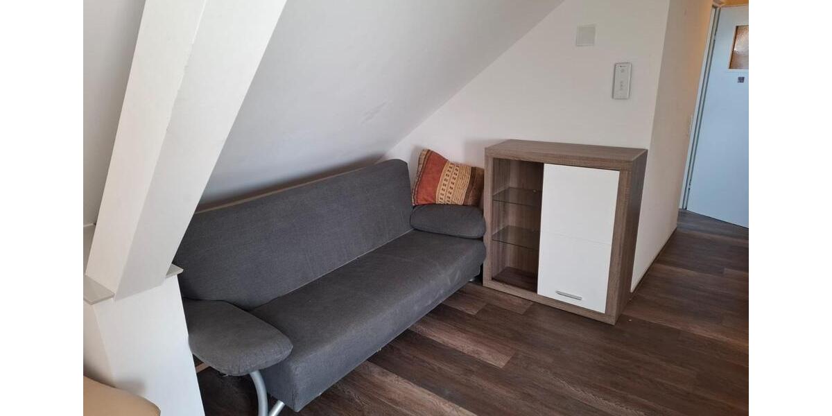 Dachgeschoßwohnung Friedewald - 1 Zimmer, 40 m&sup2;, 400&euro; | Angebot:26068072