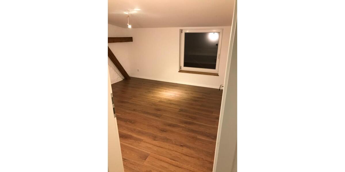 Dachgeschoßwohnung Großenwiehe - 4 Zimmer, 95 m&sup2;, 850&euro; | Angebot:25299740