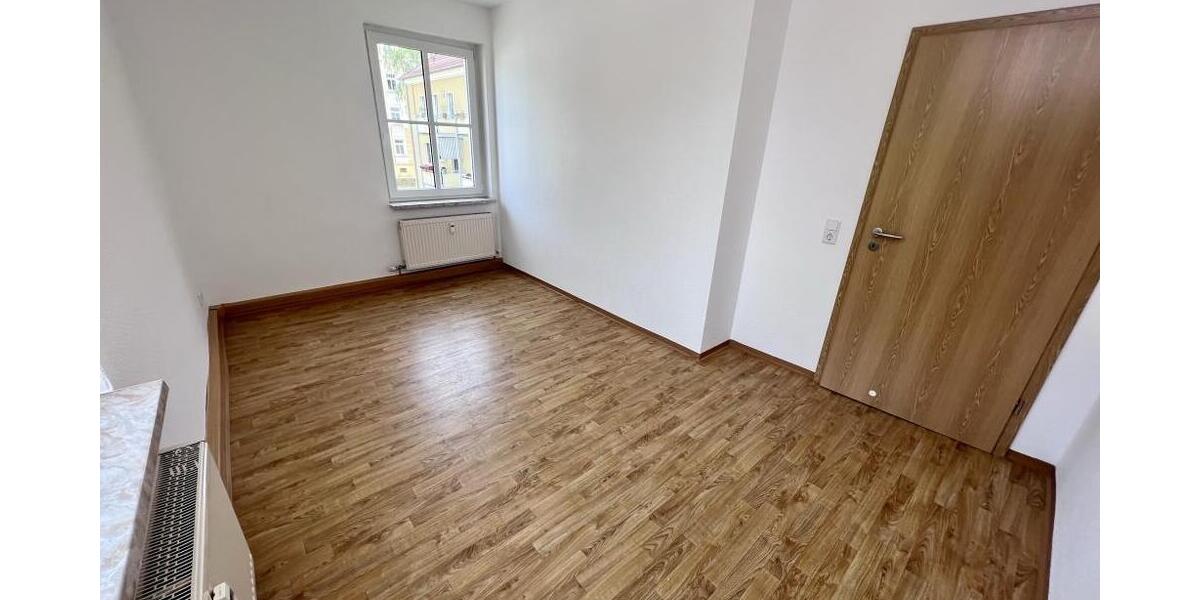 Modernes Bad und Balkon - 4 Raum Wohnung mit Wanne und Dusche zu vermieten! - Etagenwohnung Gera Alt-Bieblach | Angebot:27224966