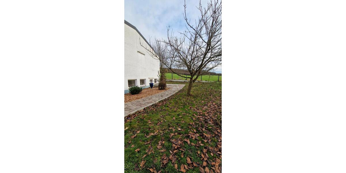 Helle, möblierte 2-Zimmer-Wohnung mit Garten & Parkplatz (65 m²) 2 zimmer